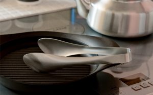 柳宗理 不鏽鋼料理夾 無孔款