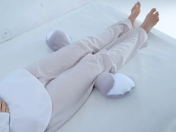 空間貼合的蓬鬆護腰枕 腰部枕 肩膀枕