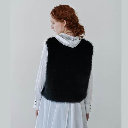 20251101-031E-06 akane 人造毛拼接背心