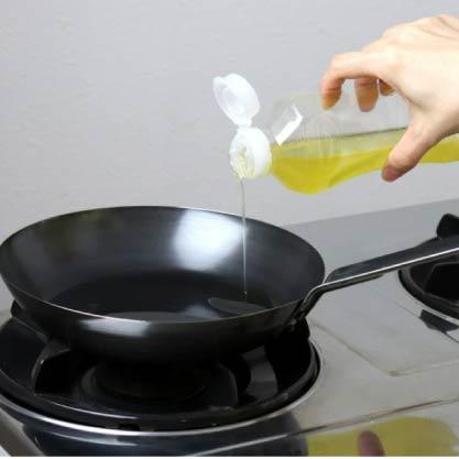 燕三条製 工房 Aizawa Koboaizawa 黑色甜椒系列 平底鍋 22 公分