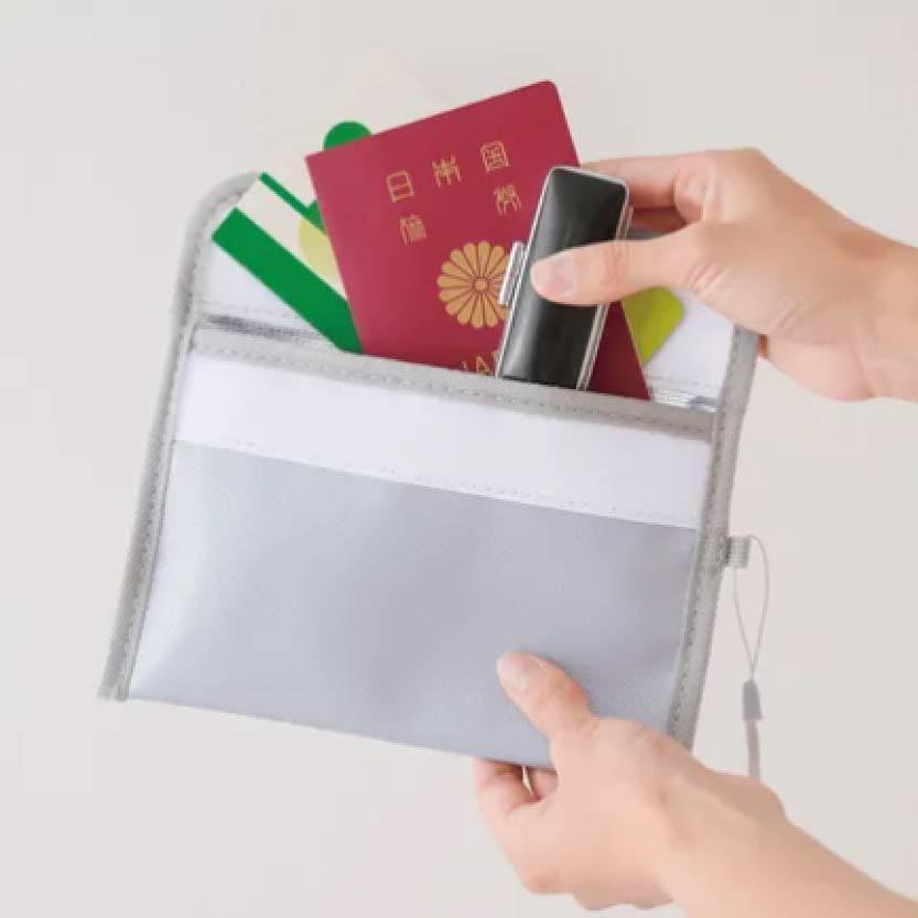 日本難燃耐火收納包 行動電源防火袋 防災必備 貴重物品收納袋 4層防護設計